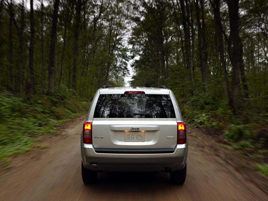  Jeep Patriot 2010 года  (фото 4 из 24)